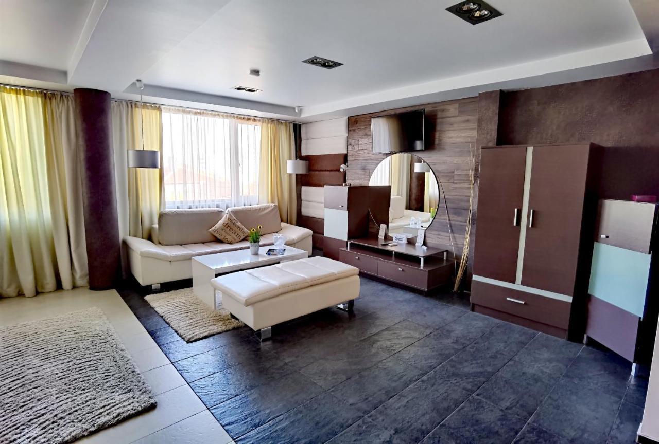 Hotel Acktion ชูเมน ภายนอก รูปภาพ