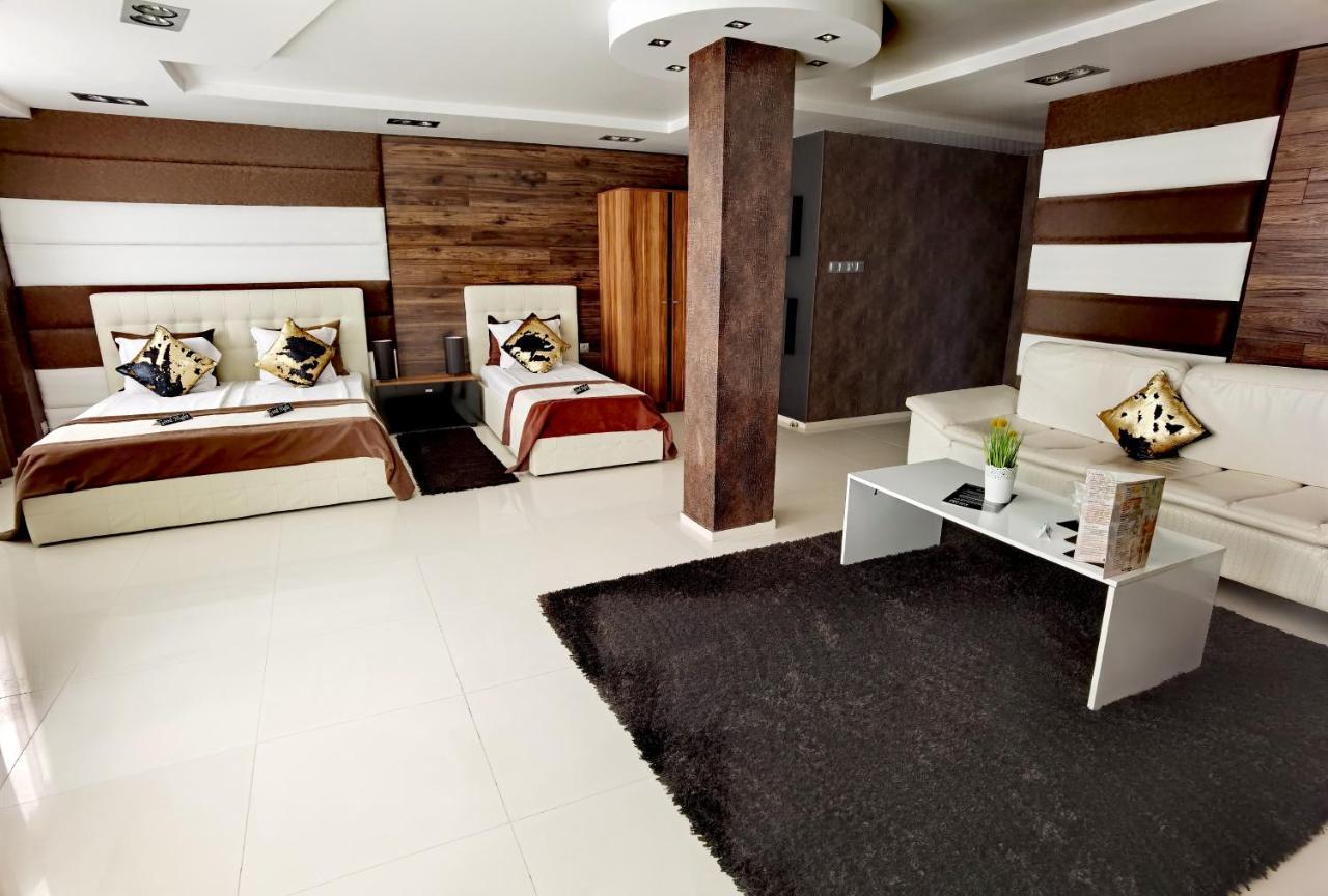 Hotel Acktion ชูเมน ภายนอก รูปภาพ
